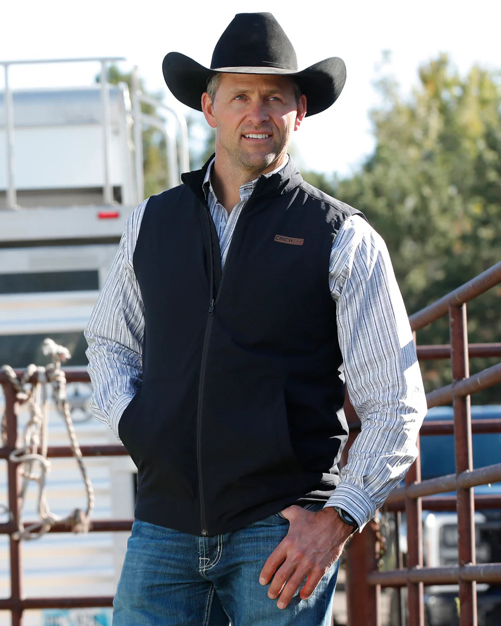 CINCH - Mens Cavas Vest - Black – NR Western Supplies